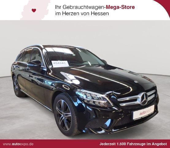 Schwarz Gebraucht 2020 Mercedes C300 Avantgarde Kombi | 24.489 € - Bild 1/4