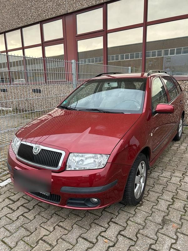 Rot Gebraucht 2005 Skoda Fabia Kombi | 1.500 € (Fairer Preis) - Bild 1/4