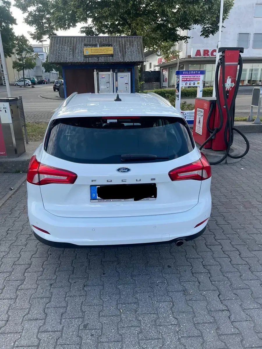 Gebraucht Ford Focus 120 PS (88 kW) 2021 Weiß Kombi