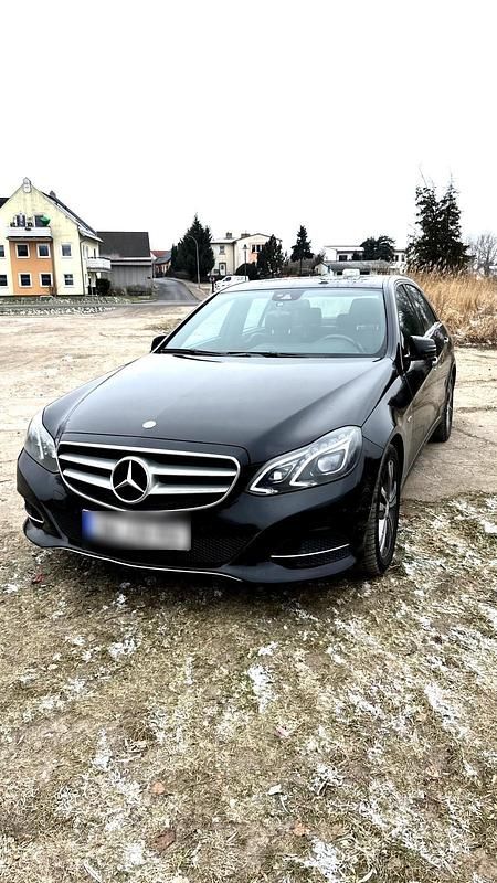 Gebraucht Mercedes E200 136 PS (100 kW) 2014 Schwarz Limousine