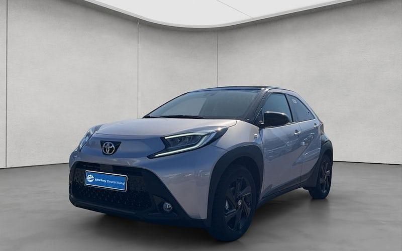 Light purple silver / ni Gebraucht 2025 Toyota Aygo Play Kleinwagen | 22.450 € (Teuer) - Bild 1/4