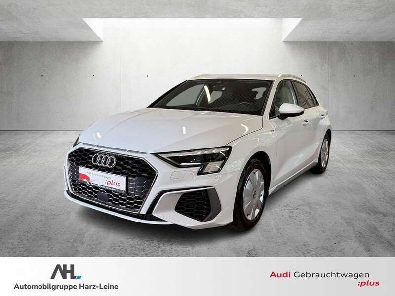 Weiß Gebraucht 2024 Audi A3 Sportback S-Line Limousine | 35.720 € (Superpreis) - Bild 1/4