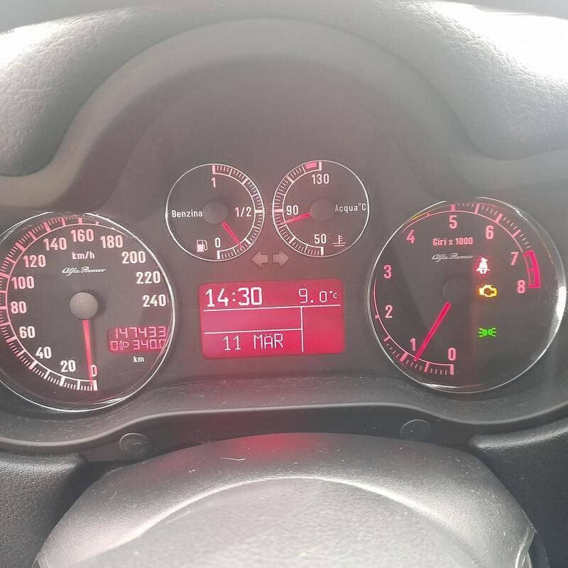 Gebraucht Alfa Romeo 147 105 PS (77 kW) 2008 Schwarz Kleinwagen