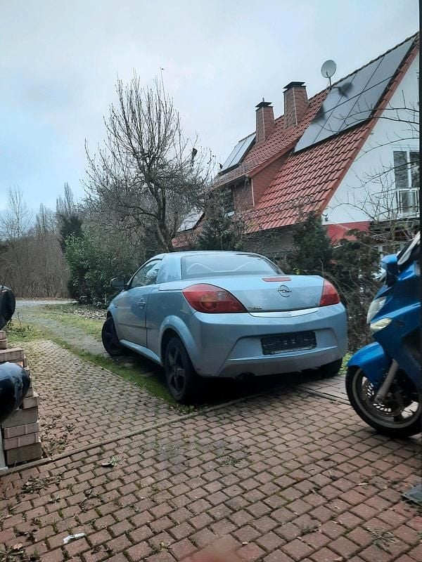 Gebraucht Opel Tigra 125 PS (91 kW) 2007 Blau Cabrio