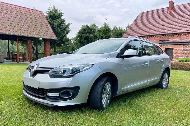 Silber Gebraucht 2014 Renault Mégane III LIMITED Limousine | 4.900 € (Fairer Preis) - Bild 1/4
