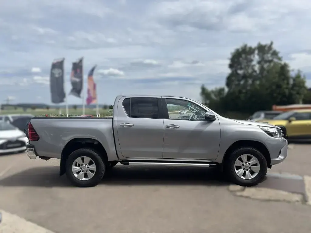 Gebraucht Toyota HiLux Comfort 150 PS (110 kW) 2019 Silber Pickup