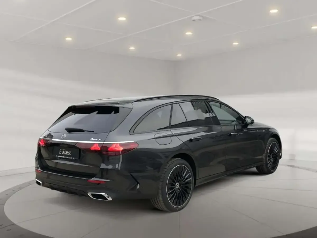 Gebraucht Mercedes E450 AMG 367 PS (269 kW) 2024 Metalliclack graphitgrau Kombi