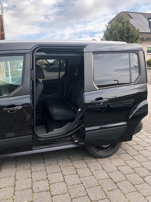 Second-hand Ford Transit 120 CP (88 kW) 2018 Negru Break