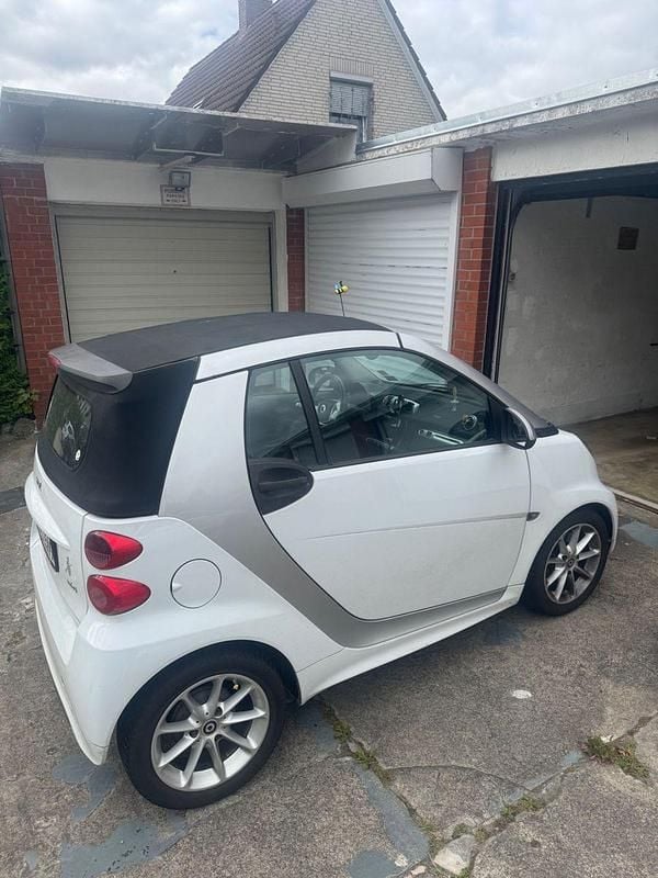 Weiß Gebraucht 2015 Smart ForTwo Coupé Passion Cabrio | 8.111 € (Fairer Preis) - Bild 1/4