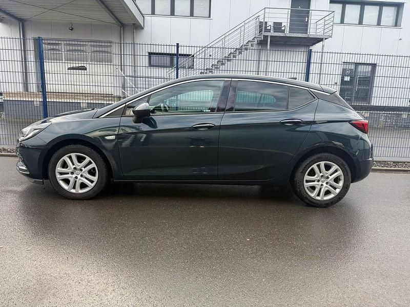 Gebraucht Opel Astra Dynamic 125 PS (91 kW) 2016 Grün Limousine