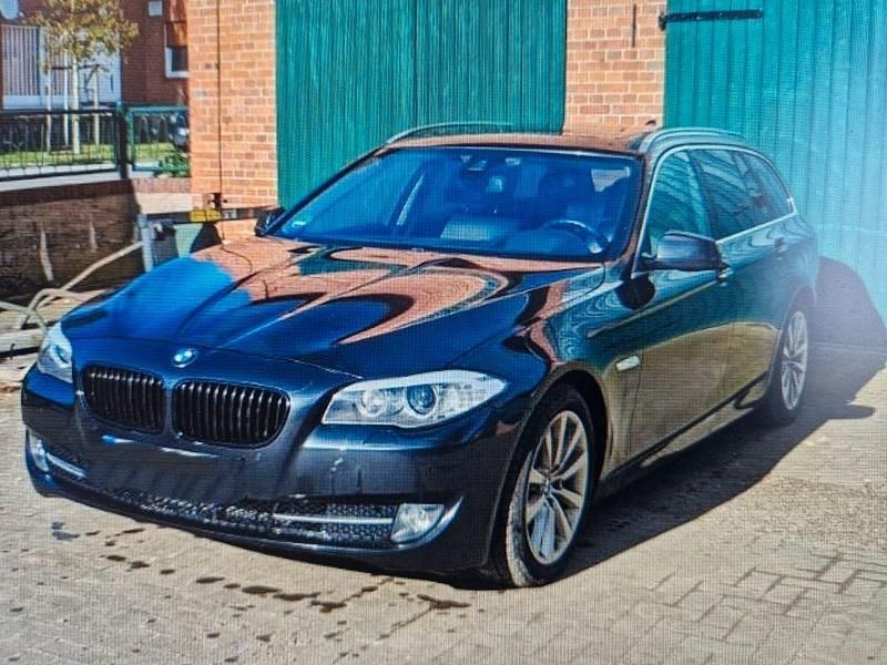 Schwarz Gebraucht 2012 BMW 530 Kombi | 15.999 € (Fairer Preis) - Bild 1/2