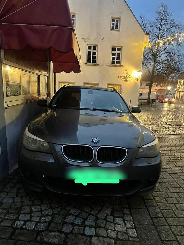 Silber Gebraucht 2005 BMW 525 M Sport Kombi | 3.900 € (Fairer Preis) - Bild 1/4