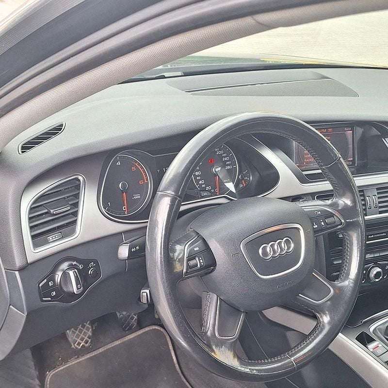 Gebraucht Audi A4 Ambiente 120 PS (88 kW) 2013 Schwarz Limousine