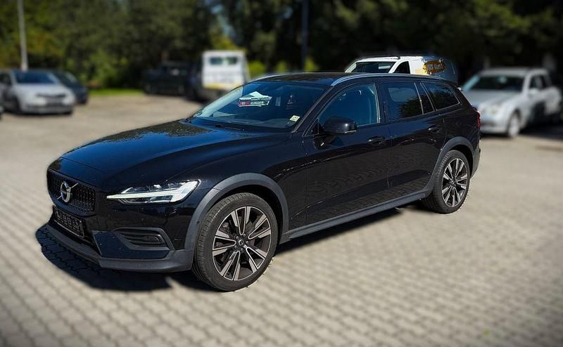 Schwarz Gebraucht 2019 Volvo V60 CC Pro Kombi | 17.790 € (Fairer Preis) - Bild 1/4