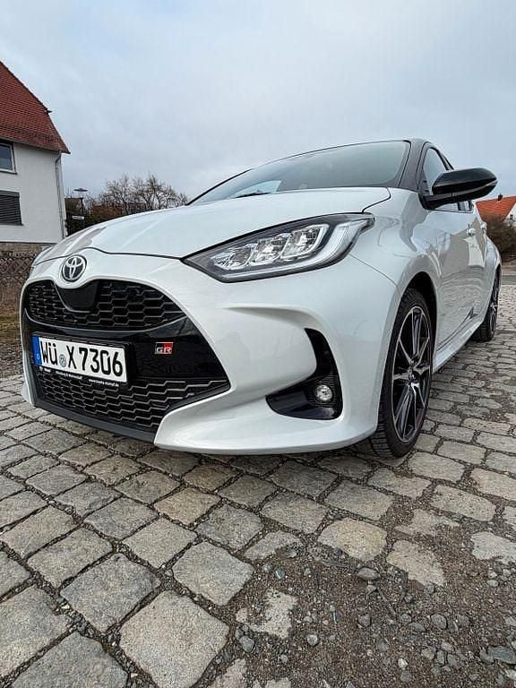 Gebraucht Toyota Yaris Sport 116 PS (85 kW) 2023 Grau Kleinwagen