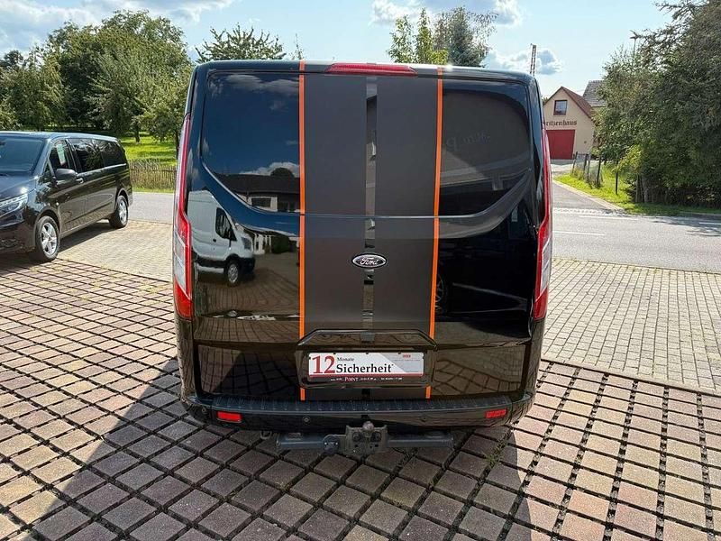 Gebraucht Ford Transit Custom Sport 185 PS (136 kW) 2021 Obsidianschwarz metallic Van / Kleinbus