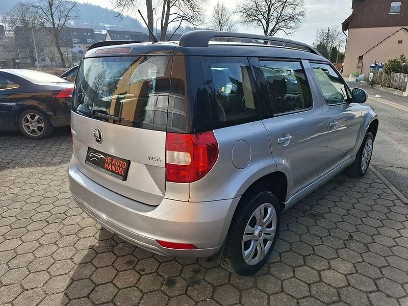 Gebraucht Skoda Yeti Active 110 PS (80 kW) 2014 Silber SUV