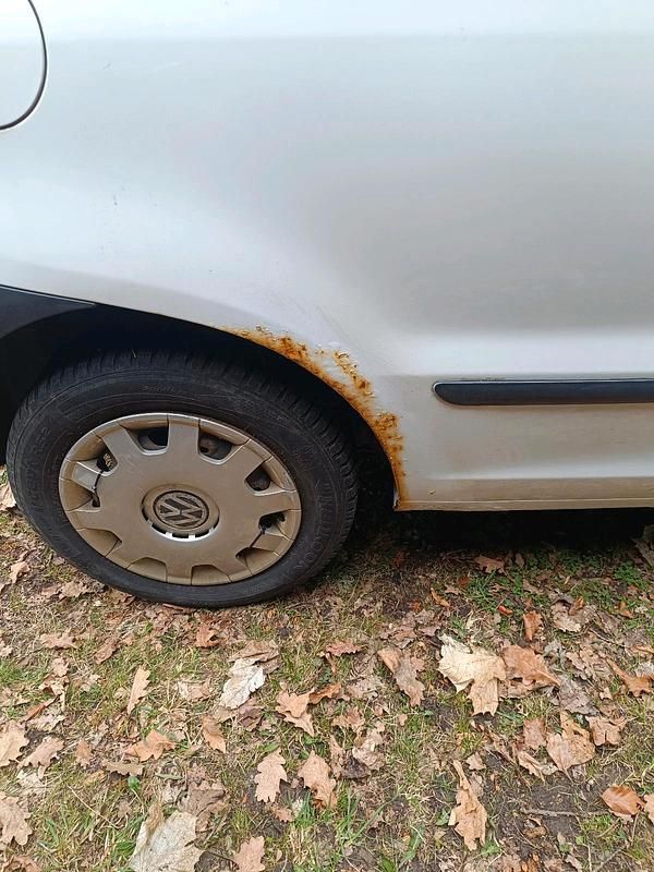 Gebraucht VW Fox 54 PS (39 kW) 2010 Weiß Kleinwagen