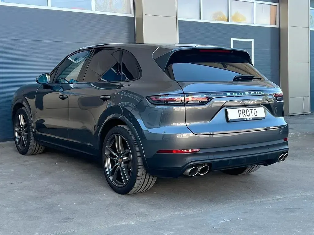 Gebraucht Porsche Cayenne 441 PS (324 kW) 2022 Grau SUV
