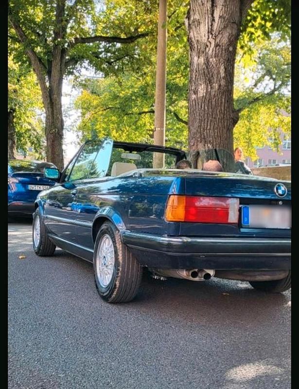 Gebraucht BMW 325 170 PS (125 kW) 1986 Blau Cabrio