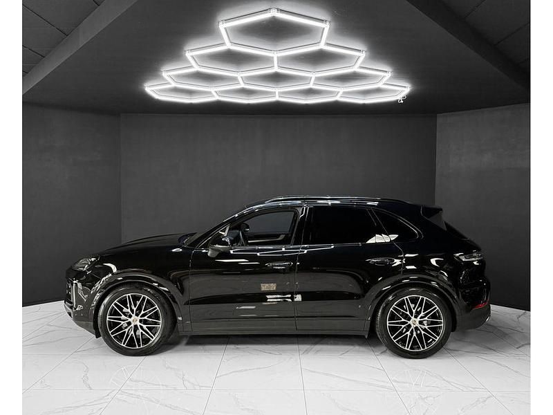 Gebraucht Porsche Cayenne 354 PS (260 kW) 2024 Schwarz SUV