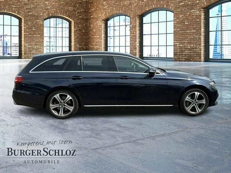 Gebraucht Mercedes E400 Avantgarde 330 PS (242 kW) 2019 Cavansitblau metallic Kombi