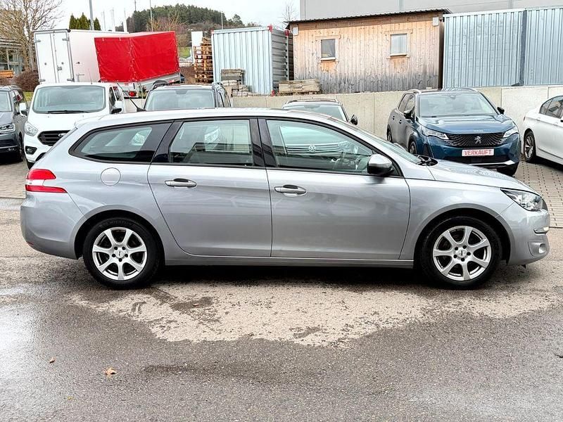 Gebraucht Peugeot 308 SW Active 120 PS (88 kW) 2015 Grau Kombi