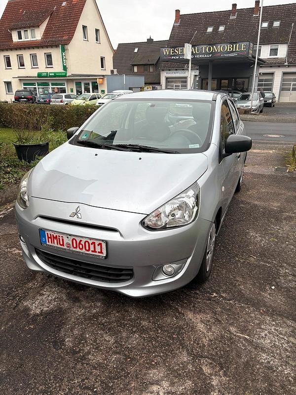 Grau Gebraucht 2015 Mitsubishi Space Star Kleinwagen | 3.500 € (Guter Preis) - Bild 1/4