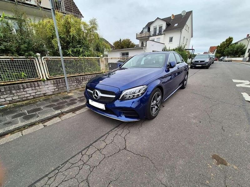 Gebraucht Mercedes C220 AMG line 194 PS (142 kW) 2018 Brillantblau metallic Limousine