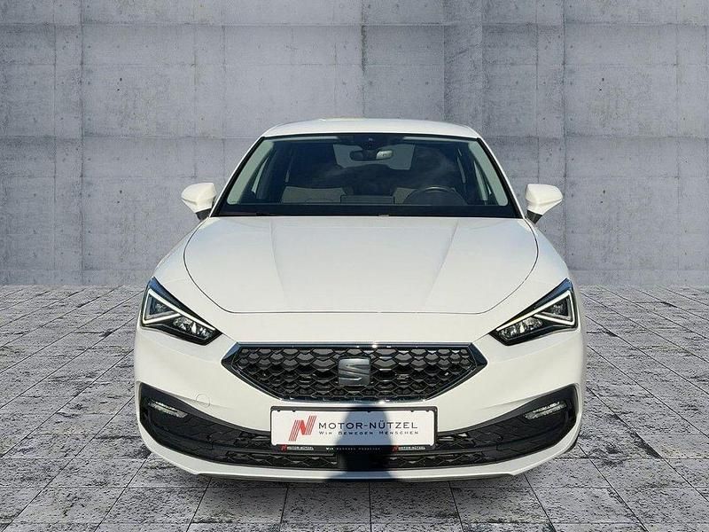 Gebraucht Seat Leon XCELLENCE 150 PS (110 kW) 2022 Weiß Limousine