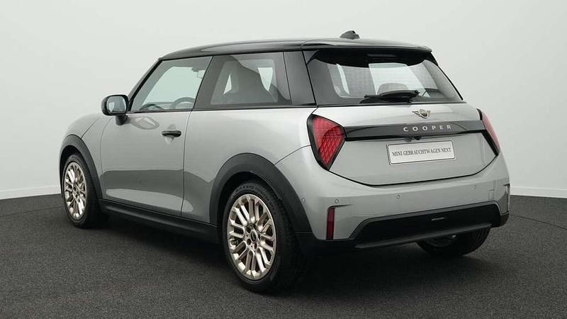 Gebraucht Mini Cooper Favoured 156 PS (114 kW) 2024 Grau Kleinwagen