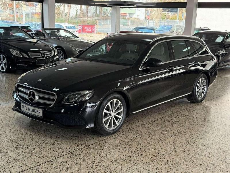 Gebraucht Mercedes E200 184 PS (135 kW) 2016 Obsidianschwarz Kombi