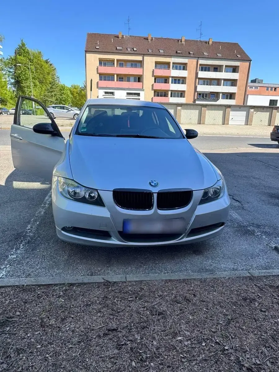 Gebraucht BMW 320 150 PS (110 kW) 2006 Grau Limousine