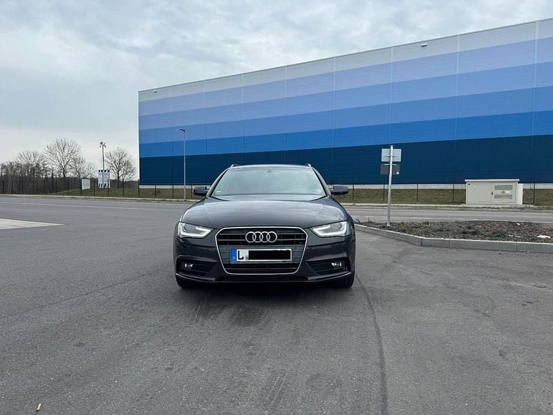 Gebraucht Audi A4 Ambiente 120 PS (88 kW) 2013 Grau Kombi