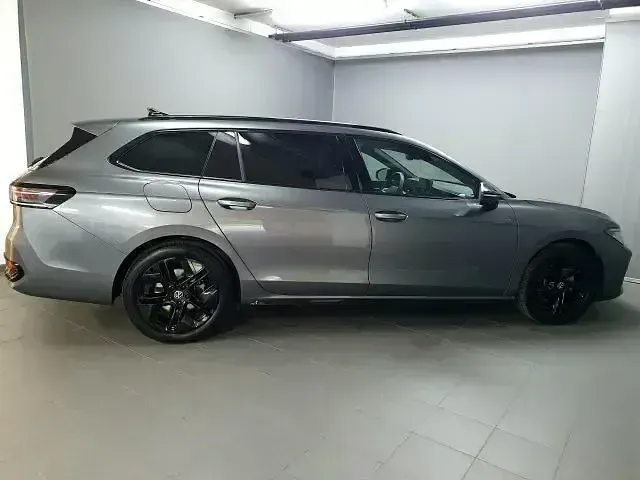 Gebraucht VW Passat R-line 193 PS (141 kW) 2025 Diabasgrau (metallic) Kombi