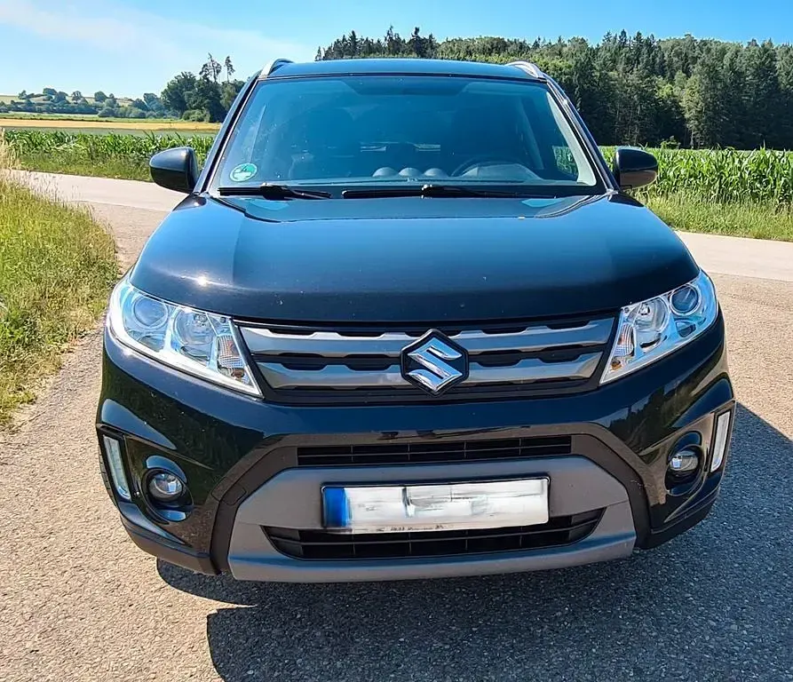 Gebraucht Suzuki Vitara Comfort 120 PS (88 kW) 2017 Schwarz SUV