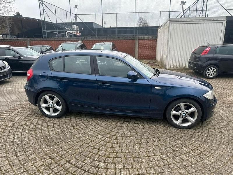 Gebraucht BMW 116 116 PS (85 kW) 2011 Blau Kleinwagen