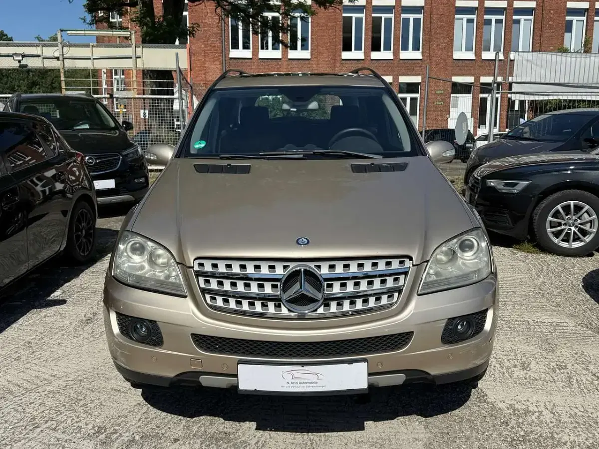 Gebraucht Mercedes ML320 224 PS (164 kW) 2006 Travertinbeige  metalliclack SUV