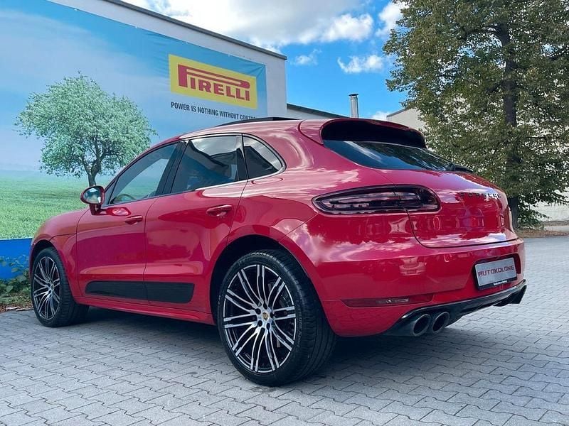 Gebraucht Porsche Macan Turbo Performance Package 441 PS (324 kW) 2017 Rot SUV
