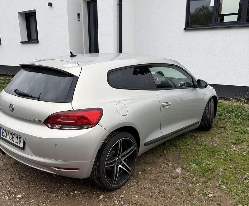 Silber Gebraucht 2013 VW Scirocco Life Coupé | 10.499 € (Fairer Preis) - Bild 1/4