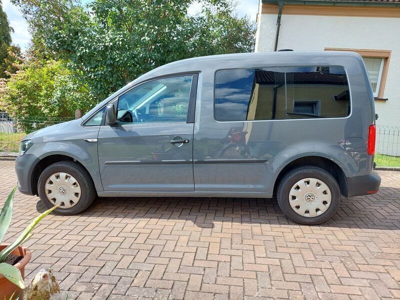 Gebraucht VW Caddy 84 PS (61 kW) 2016 Grau Van / Kleinbus