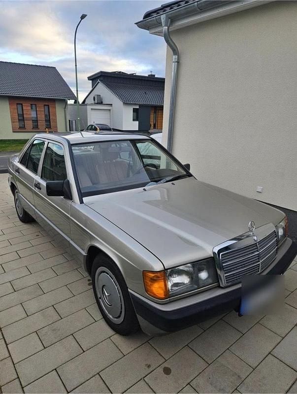 Gebraucht Mercedes 190 109 PS (80 kW) 1990 Limousine