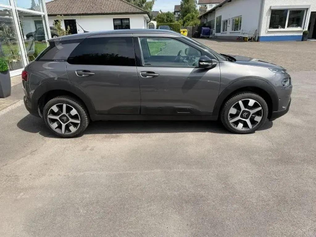 Gebraucht Citroën C4 Shine 110 PS (80 kW) 2021 Grau SUV