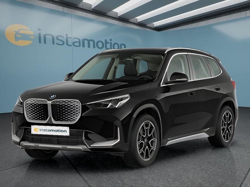 Schwarz Neu 2025 BMW iX1 SUV | 55.699 € - Bild 1/4