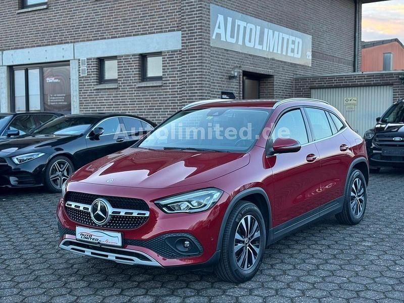 Gebraucht Mercedes GLA200 163 PS (119 kW) 2020 Rot SUV