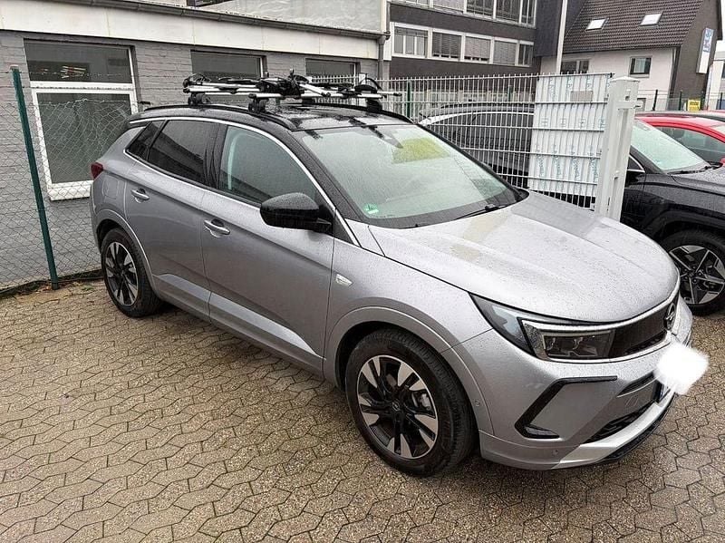 Silber Gebraucht 2023 Opel Grandland X Elegance SUV | 23.900 € (Fairer Preis) - Bild 1/4