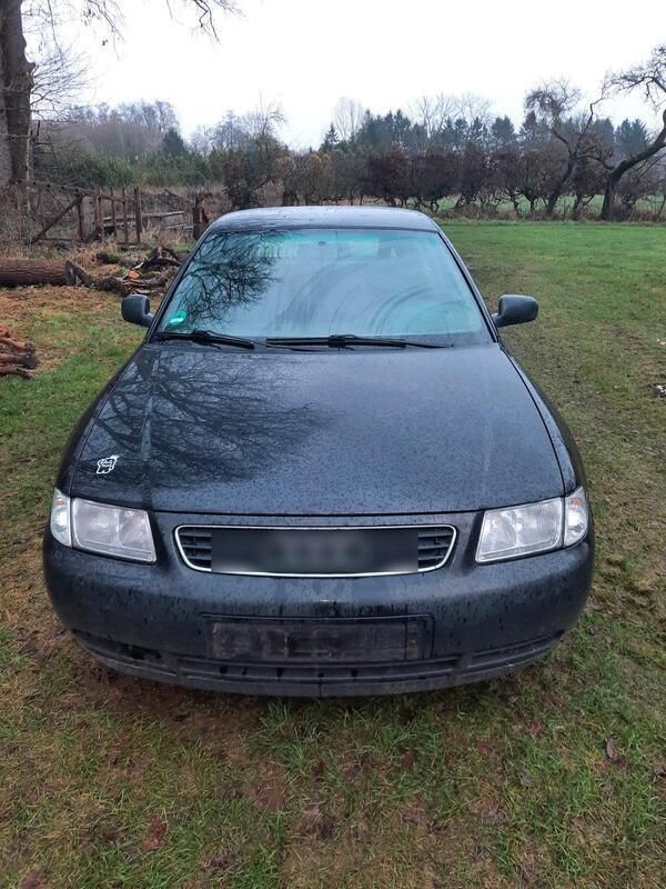Schwarz Gebraucht 1999 Audi A3 Kleinwagen | 1.071 € (Fairer Preis) - Bild 1/4