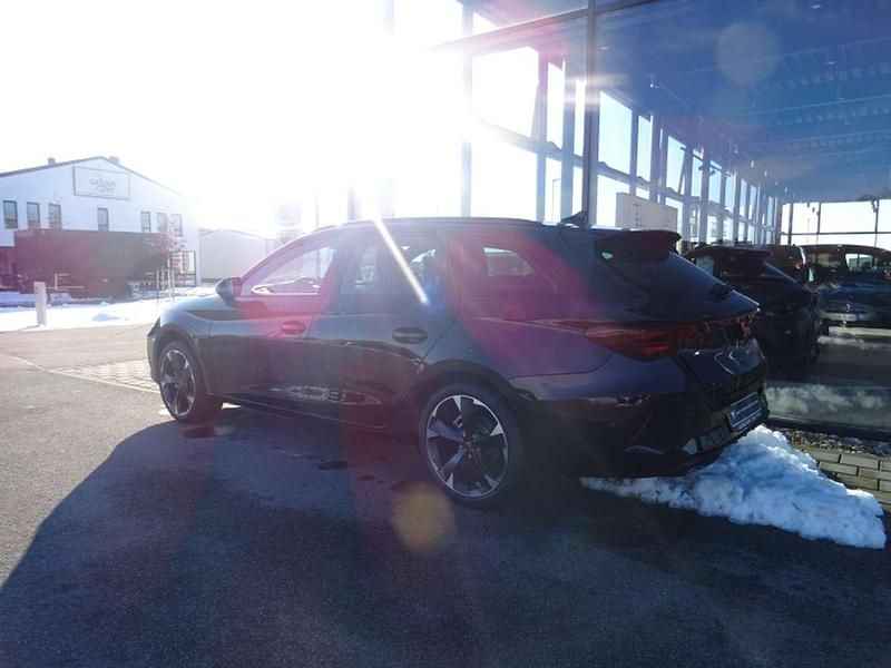 Neu Cupra Leon 150 PS (110 kW) 2026 Midnight schwarz (metallic) Kombi