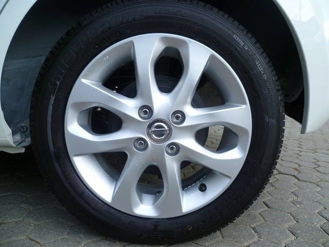 Gebraucht Nissan Micra Acenta 80 PS (58 kW) 2016 Weiß Kleinwagen