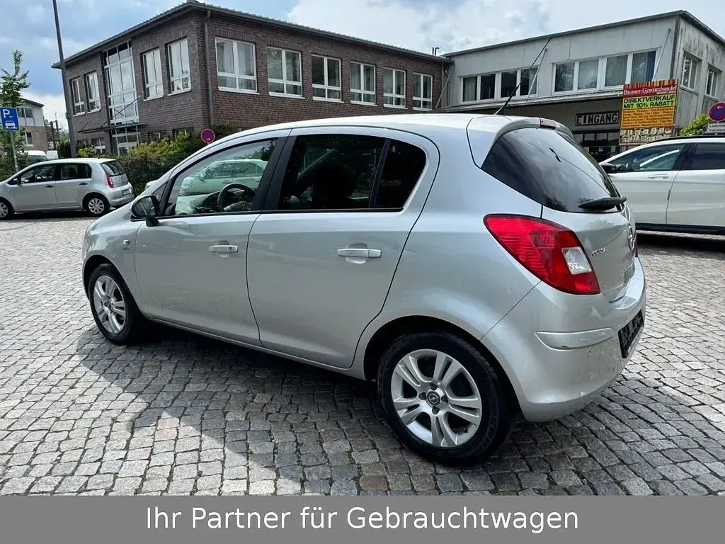 Gebraucht Opel Corsa Active 87 PS (63 kW) 2013 Silber Kleinwagen
